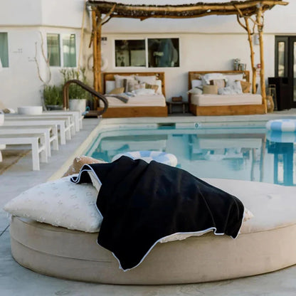 Multifunctional Outdoor Magnetic Towel Quick Dry Beach Towel Portable Privacy Cover Changing Towel for Car Camping Beach Travel